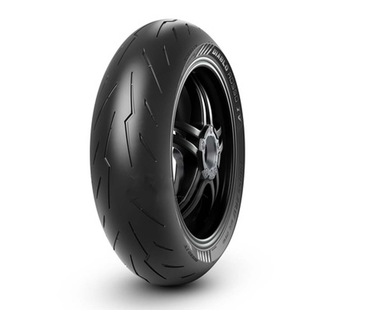 Pneu PIRELLI DIABLO ROSSO IV Pneu PIRELLI DIABLO ROSSO IV 200/55R17 78 W